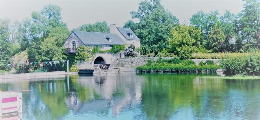 Terre-et-trésors-de-Touraine-escapade--tourisme-37-barrage-à-aiguilles-de-Nitray-et-moulin