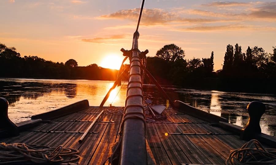 Terre-et-trésors-de-Touraine-sortie-bateau-37-coucher-de-soleil-2
