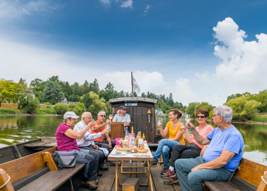 16 degustation sur un bateau les mariniers du jean bricau a veretz sur le cher jean christophe coutand 2031 12 31 medium