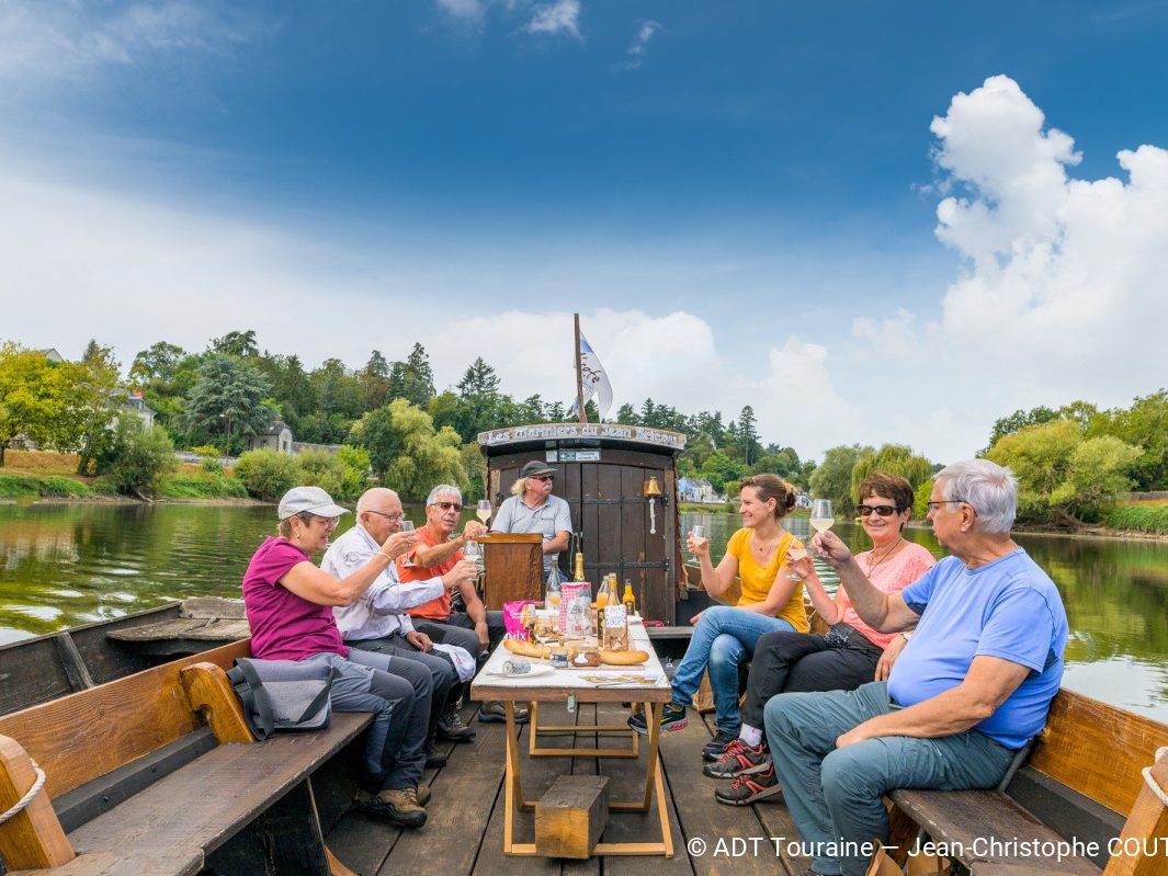 16 degustation sur un bateau les mariniers du jean bricau a veretz sur le cher jean christophe coutand 2031 12 31 medium